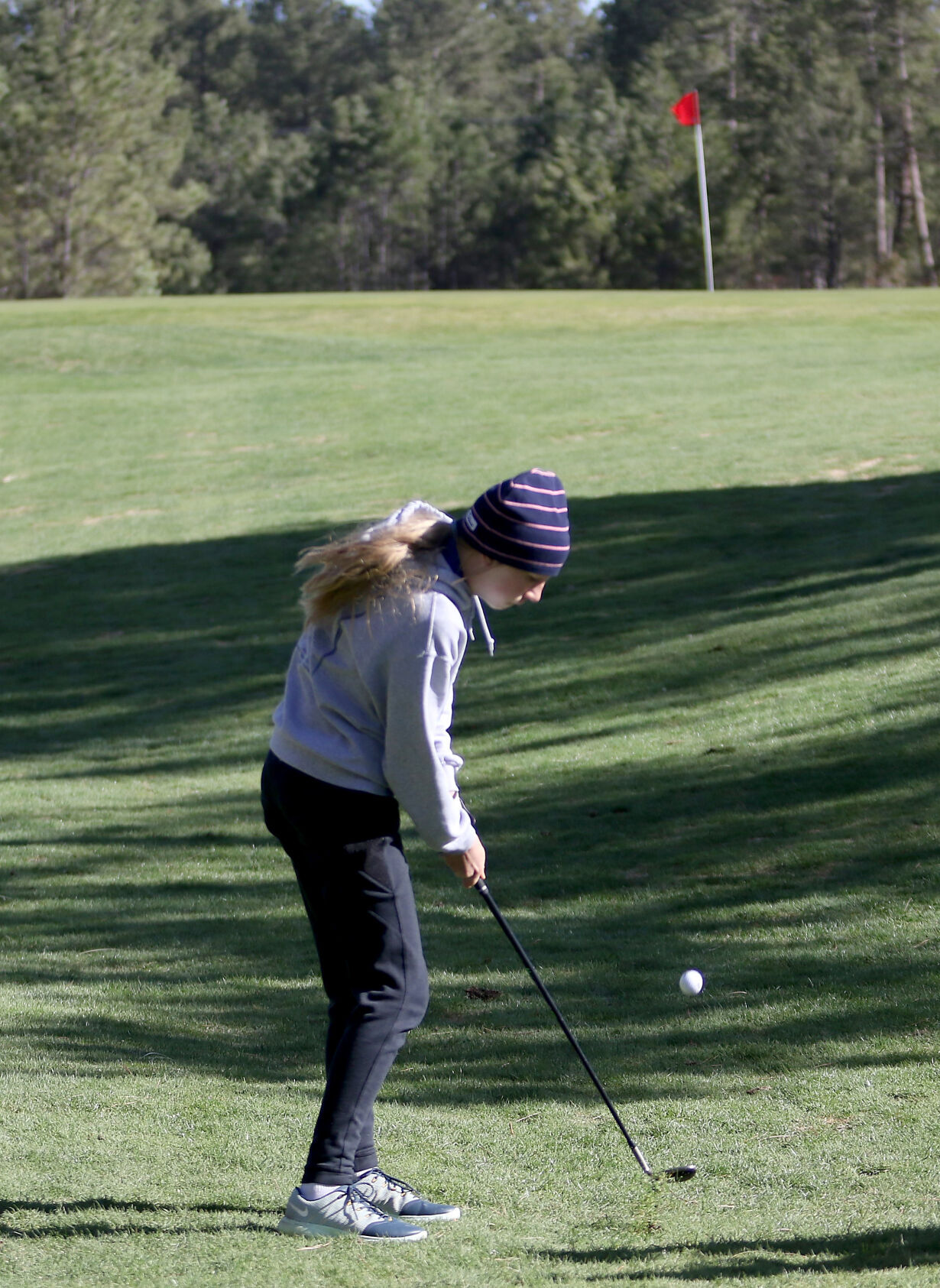 051022-golfHorning3.jpg